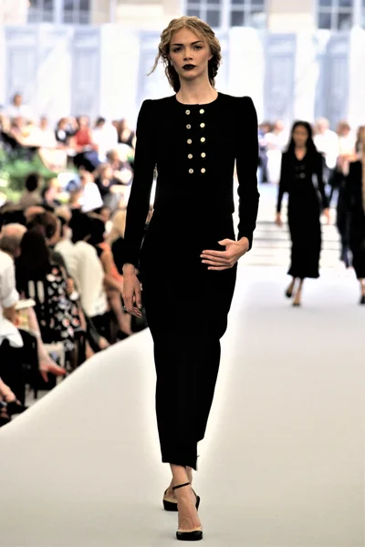 Look 30